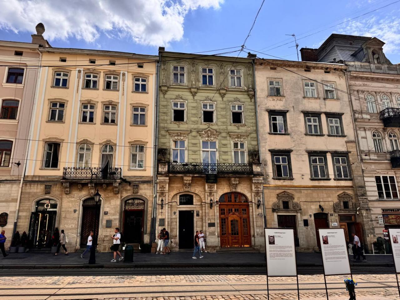 Апартаменти На Площі Ринок, 20 Liov Exterior foto