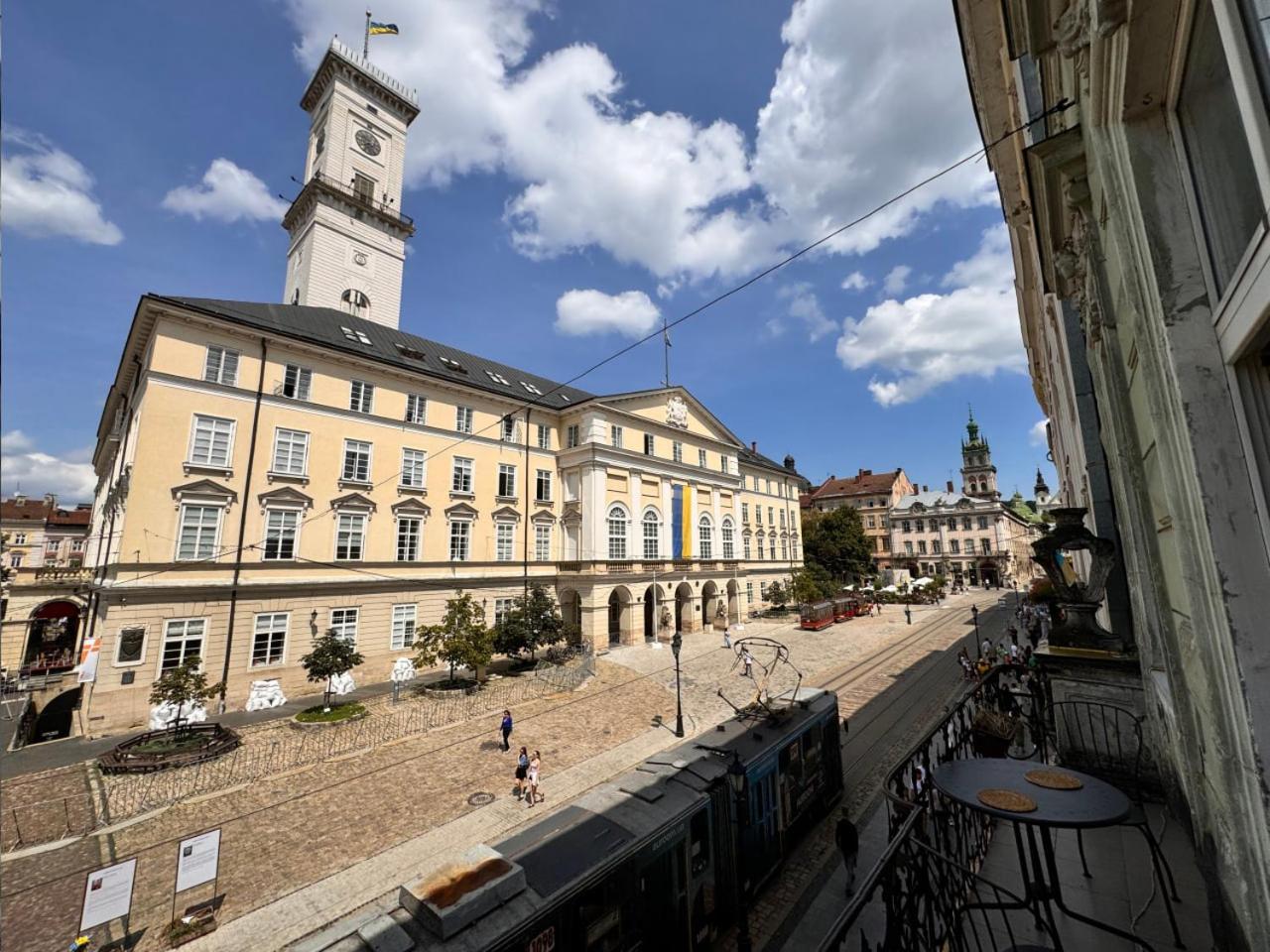 Апартаменти На Площі Ринок, 20 Liov Exterior foto